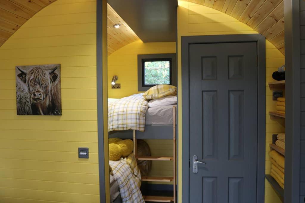 Glampods Glamping Pod - Meet Highland Cows And Sheep Elgin Villa Bagian luar foto