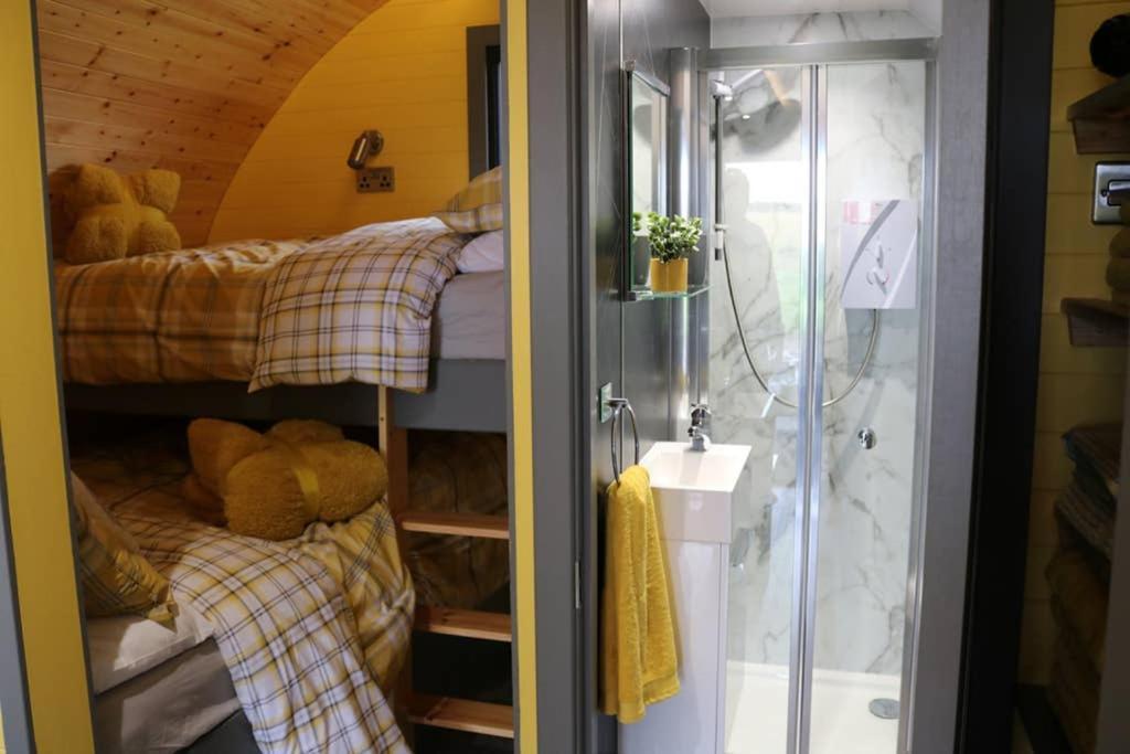 Glampods Glamping Pod - Meet Highland Cows And Sheep Elgin Villa Bagian luar foto