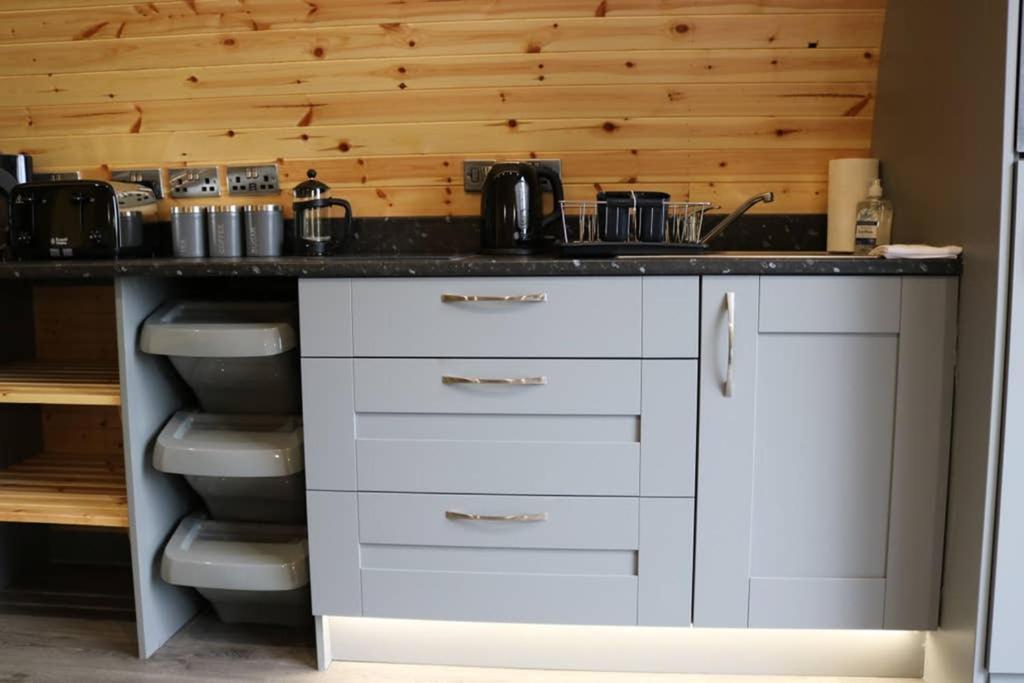 Glampods Glamping Pod - Meet Highland Cows And Sheep Elgin Villa Bagian luar foto