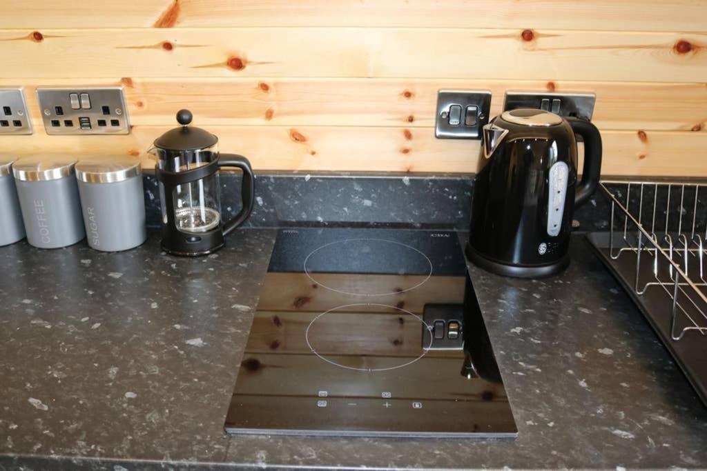 Glampods Glamping Pod - Meet Highland Cows And Sheep Elgin Villa Bagian luar foto